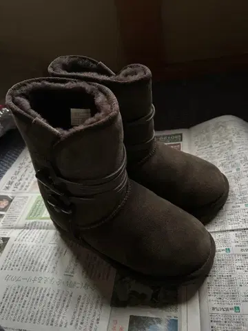 EMU 다크 브라운 어그 부츠