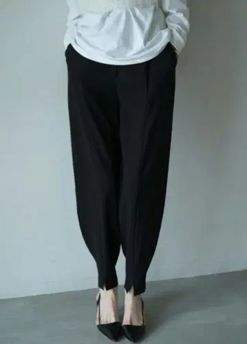 [ CLANE ] SLIT HEM BALLOON PANTS