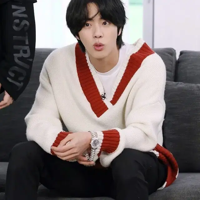 [BTS 진 착용]남자 오버핏니트 화이트 100-105(프리사이즈)