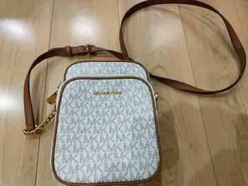 MICHAEL KORS 숄더백 화이트/브라운