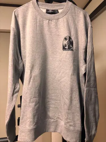 VOLCOM 맨투맨
