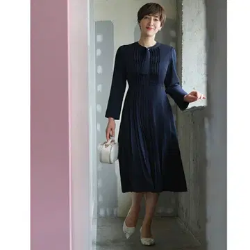 새상품 CELFORD 보타이 플리츠 원피스 타키가와 크리스텔