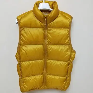 새상품급!UNIQLO ULTRA LIGHT DOWN 다운 베스트 S
