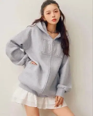 darich 다리치 아플리케 DD 로고 후드티 그레이