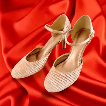 앵클 벨트 포함 펌프스 (베이지 골드) 여성용 포멀 신발