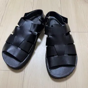 ZARA 가죽 샌들 26.5 41