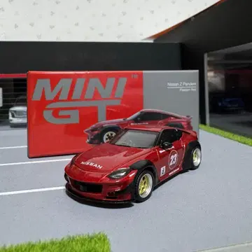 MINI GT Nissan Z Pandem 1/64