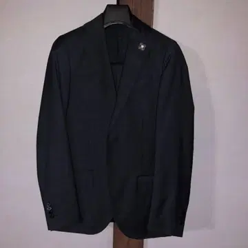 LARDINI 네이비 모헤어 수트 42