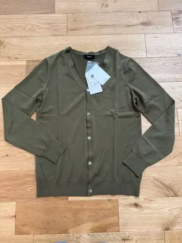 미사용 새상품 띠어리 가디건 니트 S