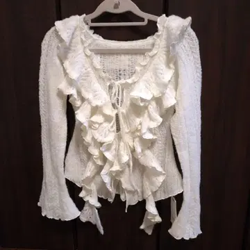 택 포함 새상품 SNIDEL 아이보리 프릴 니트 스웨터