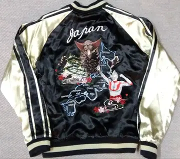 텐캐럿 x 츠부라야 프로덕션 콜라보 울트라맨 리버서블 스카잔 M