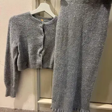 LILY BROWN 페더 라메 니트 셋업/가디건&스커트 그레이
