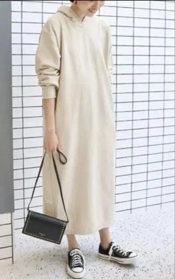 슬로브 이에나 후드 부착 롱 원피스