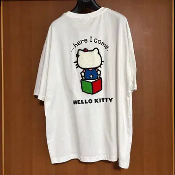 새상품 Hello Kitty 헬로키티 화이트 T셔츠 M사이즈 넉넉한 핏