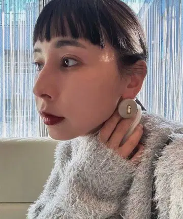 Ameri UND VINTAGE BUTTON MARBLE PIERCE