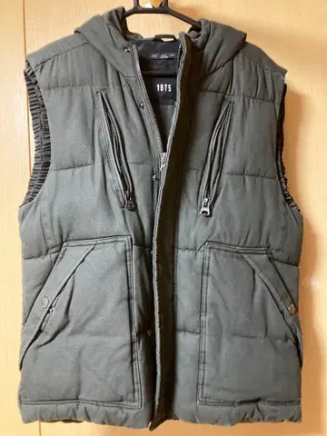 1975 후드 부착 카키 베스트 M