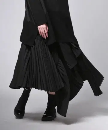 antiqua 비대칭 변형 플리츠 롱 스커트