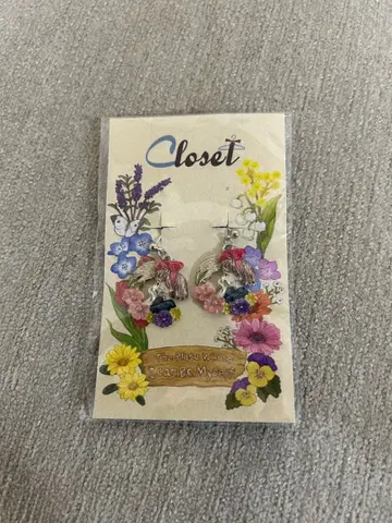 Closet 꽃 모티브 귀걸이