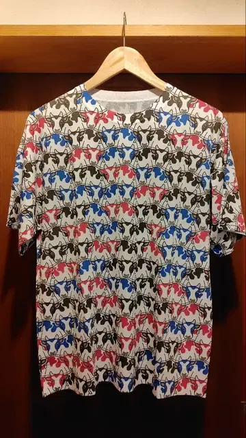 소 테셀레이션 무늬 T셔츠