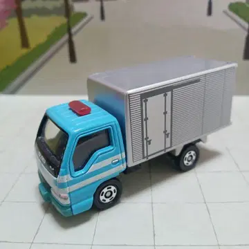 [토미카] 이스즈 엘프 자재 운반차