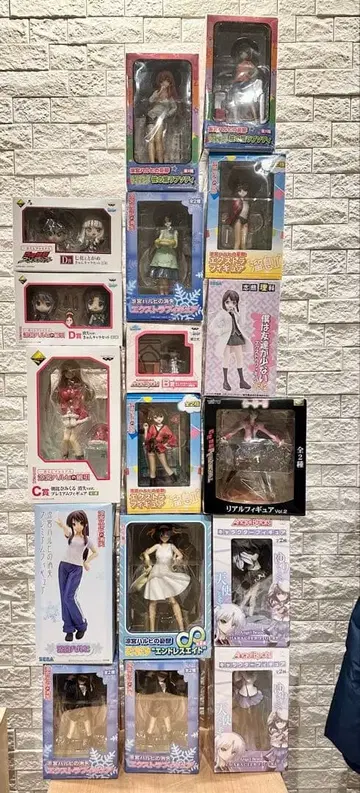 스즈미야 하루히, 엔젤 비트, 바케모노가타리 등 피규어 묶음 판매