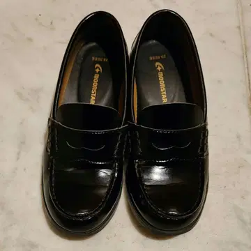 클락 기념 국제 고등학교 지정 가죽 신발 문스타 로퍼 여성용 23.5