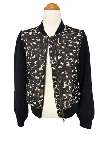 새상품급 베아트리스 (BEATRICE) 패턴 자켓