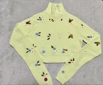 ZARA 꽃무늬 자수 터틀넥 스웨터 S