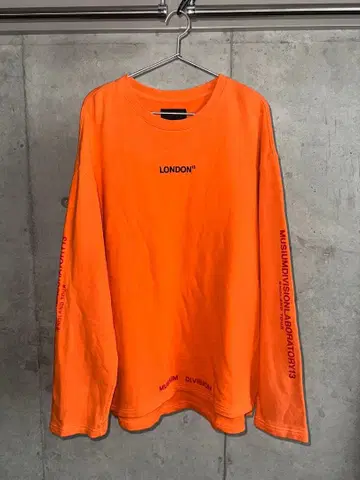 MUSIUM DIV 오렌지 긴팔 맨투맨 트레이닝복 M