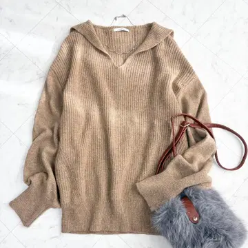 [저널 스탠다드] 세일러 카라 니트 라쿤 폭스 베이지