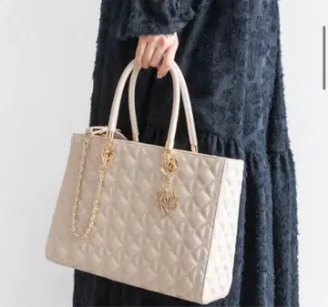 RANDA 2WAY 퀼팅 라지 백 화이트 A4 대응