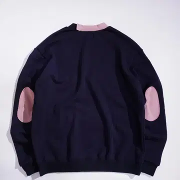 길거리 스니커즈 샵 직원이 만드는 상의 / 네이비 / 라벤더