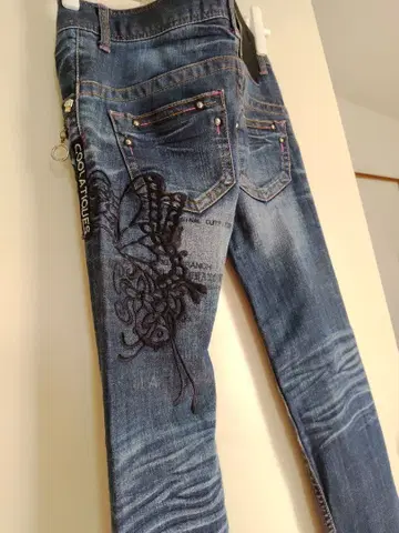 coola 데님 23인치 자수 디자인 스컬 호랑나비 데미지 가공