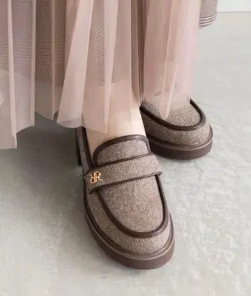 RANDA 브라운 로퍼 모노그램 부품 볼륨 밑창 로퍼