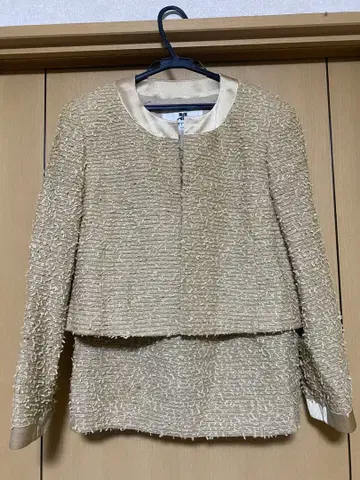 쿠레쥬 베이지 트위드 숏 자켓 수트