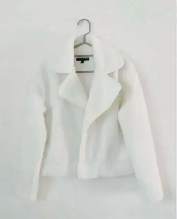 [ 새상품 ] 바나나 퍼블릭 보아 숏코트 화이트