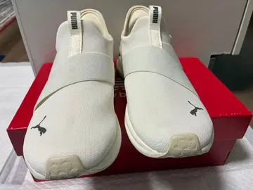 푸마 소프트폼 슬립온 화이트 간호사 신발