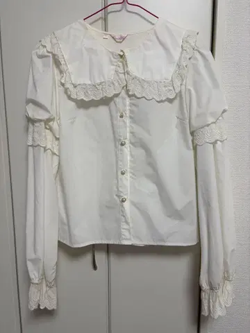 화이트 블라우스