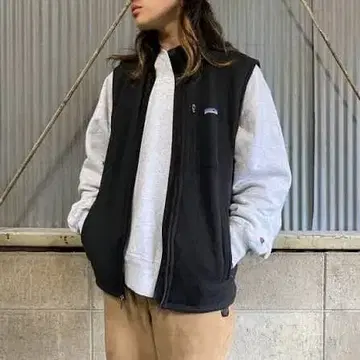 파타고니아 플리스 베스트 XL 사이즈 블랙 기업 로고