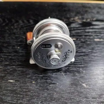 DAIWA GS-10C 실버 낚시릴 우드 핸들