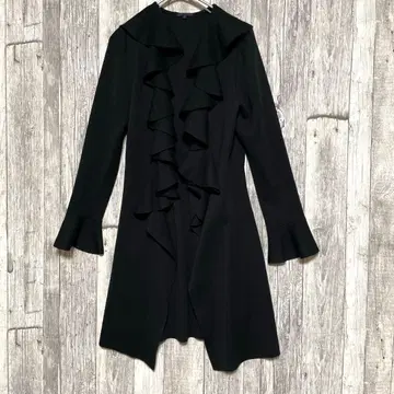 투 비 시크 [ 새상품급 ] M 프릴 달린 블랙 가디건 아우터