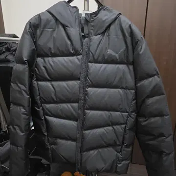 PUMA 블랙 다운 자켓 후드 부착