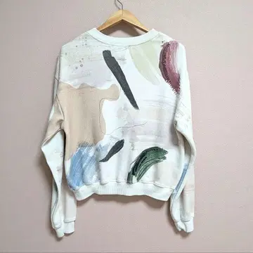 AMERI VINTAGE 아메리 MARY PAINTING 맨투맨 긴팔