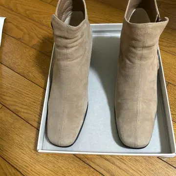 RIZ의 숏부츠 정가는 약 2만 2천~3만 엔 전후입니다.