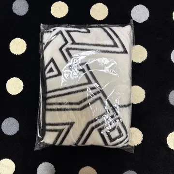 [ 새상품 ] 야자와 에이키치 플란넬 담요 로고 마이크