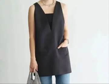 [ 새상품 미사용 ] 개럴개런트 V넥 베스트