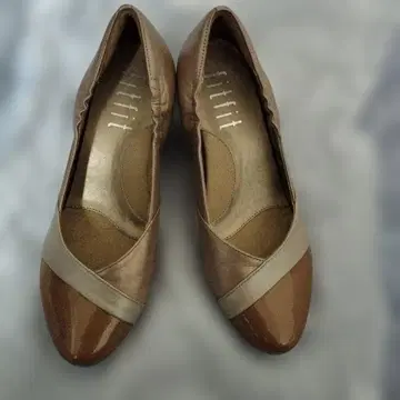 미사용 새상품 fitfit 브라운 펌프스