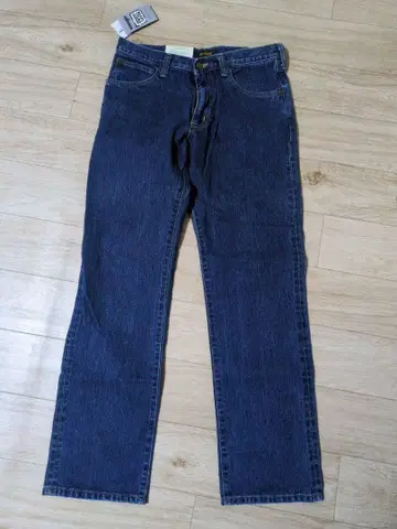 Wrangler 레귤러 컷 데님 32 사이즈