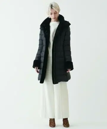 [ 새상품급 ] TOMORROWLAND 타프타 퍼 콤비 라이트 다운 코트