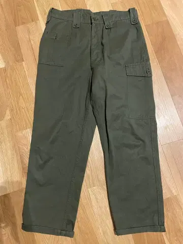 1974년제 올리브 그린 카고 팬츠